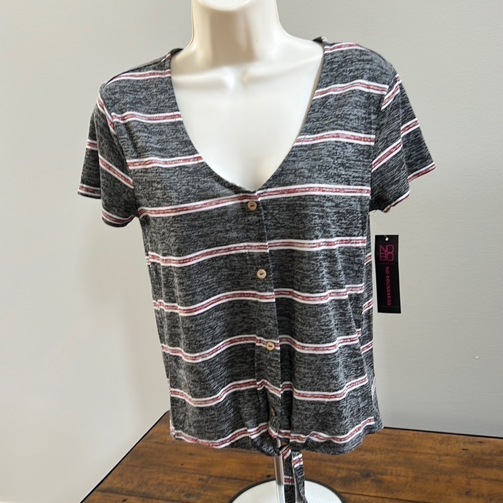 No Boundaries Size M(7-9) Light Weight Short Sleeve Top